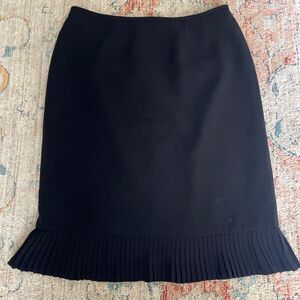 Elegant Black Pleated Women's Skirt